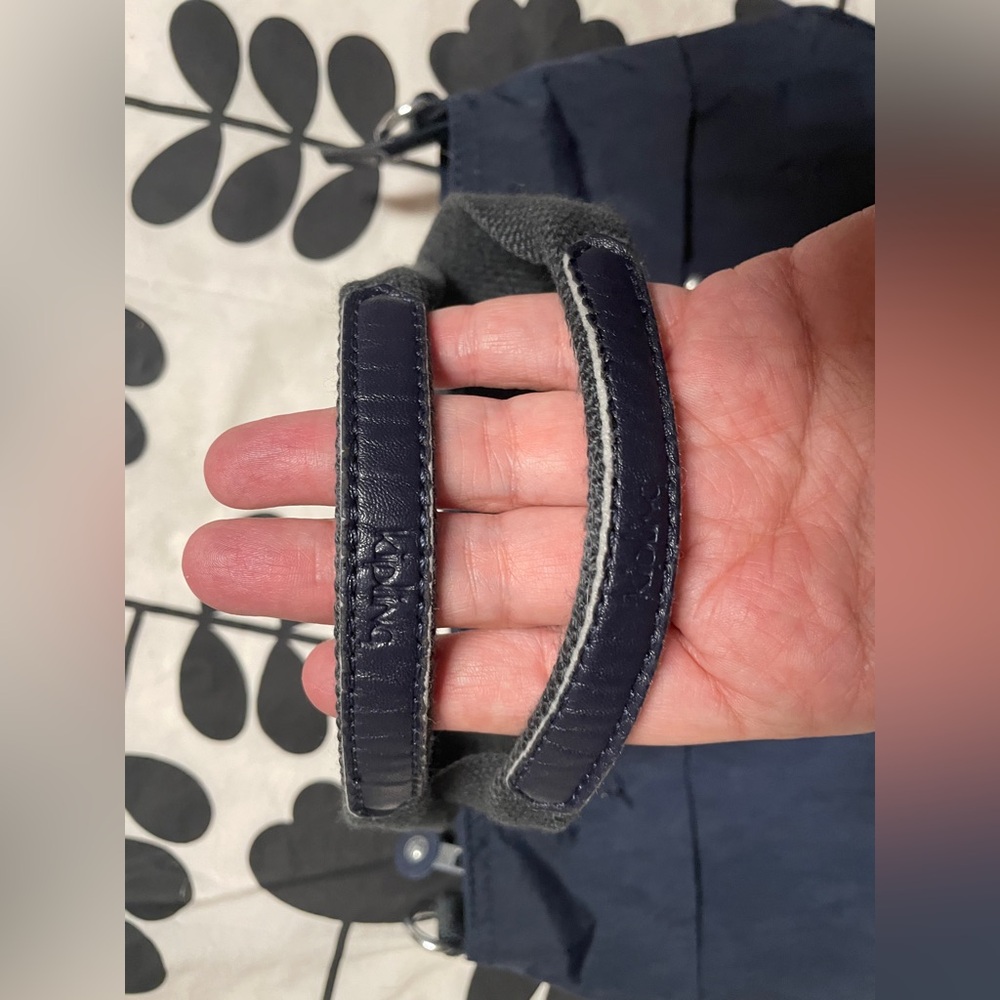 KIPLING Espinosa Navy Shoulder Bag Crossbody (missing Extra Strap) - Picture 9 of 10